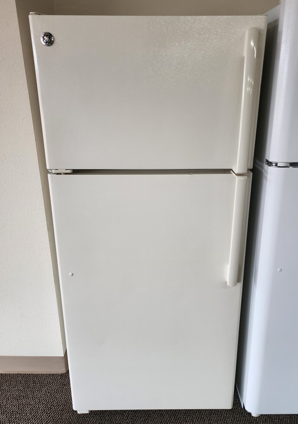 Reconditioned GE 15.5 cu. ft. Top-Mount Refrigerator (Bisque)