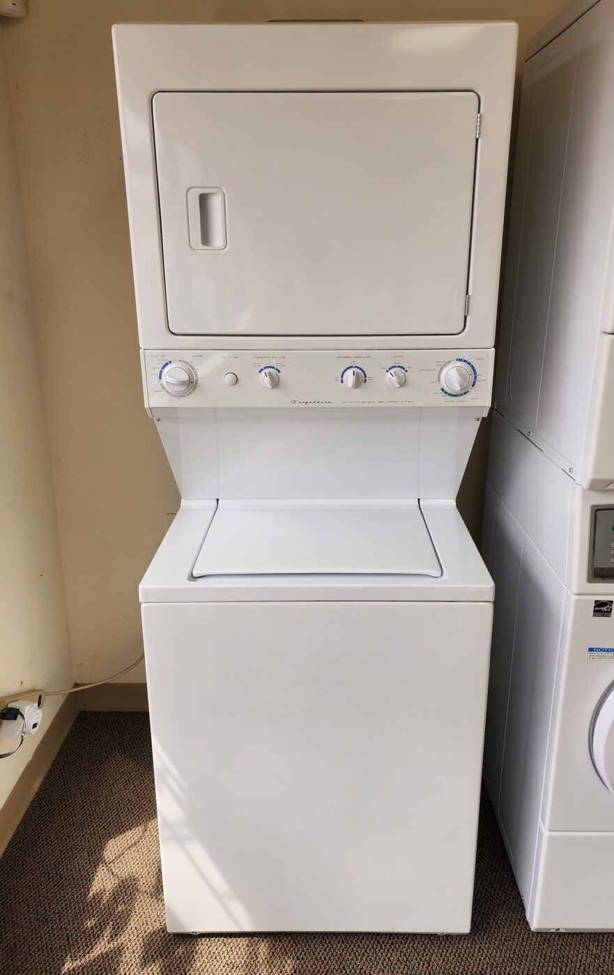 Reconditioned Frigidaire 2.7 cu. ft. Washer & 5.7 cu. ft. Dryer (White)