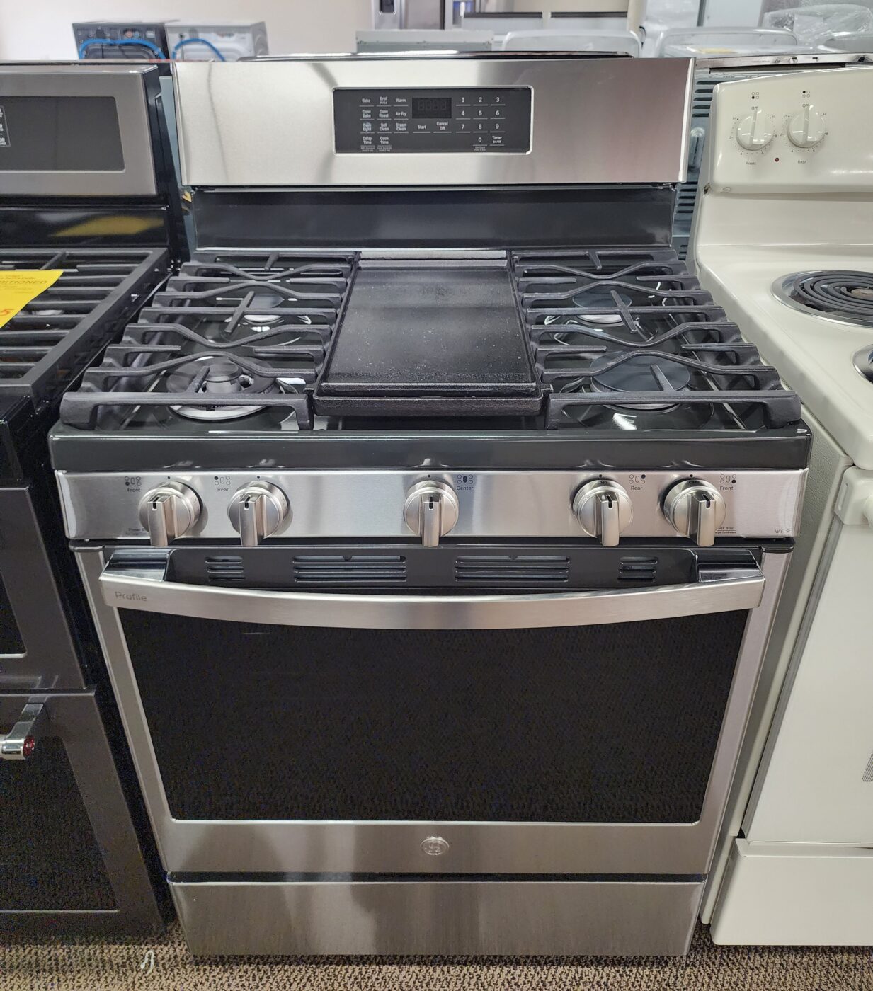 Reconditioned GE Gas Range w/ Air Fry (Stainless Steel)