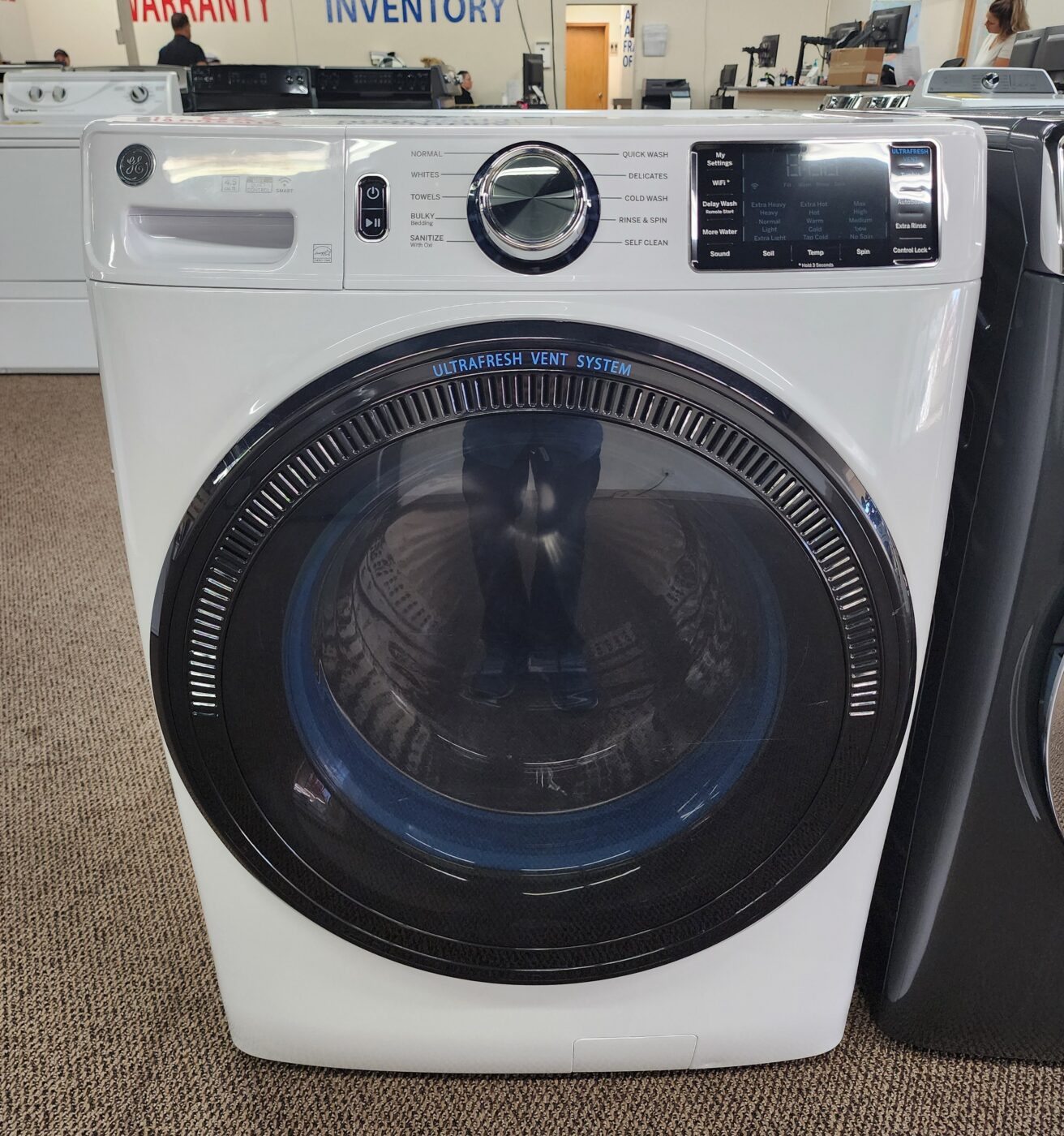 Reconditioned GE 4.5 cu. ft. Front Load Washer (White)