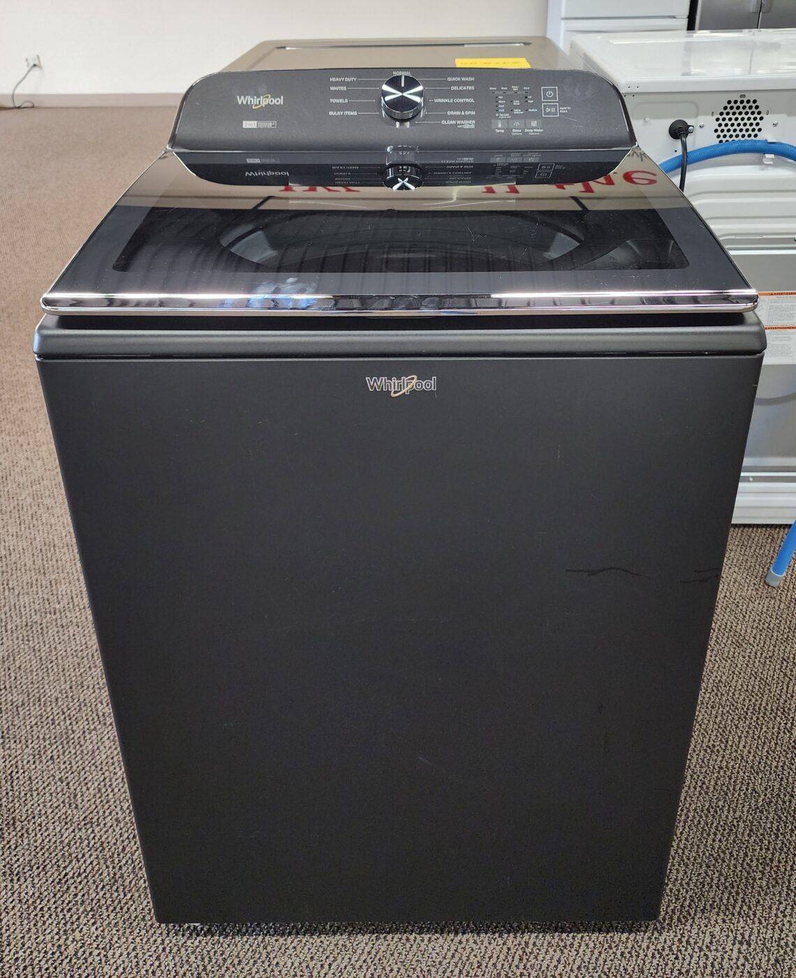 Reconditioned Whirlpool 5.2 cu. ft. Top Load Washer (Black)